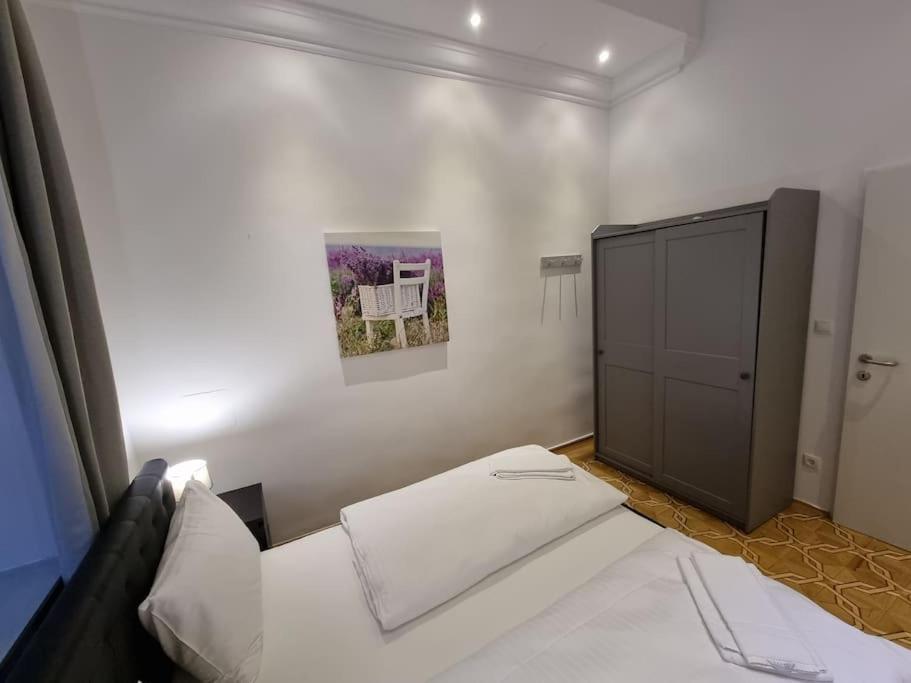 Sissi Royal Suite - Inner City 4 Bedroom Apartment Viena Exterior foto